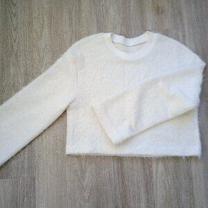 Zara Fluffy Cropped Pullover Sweater